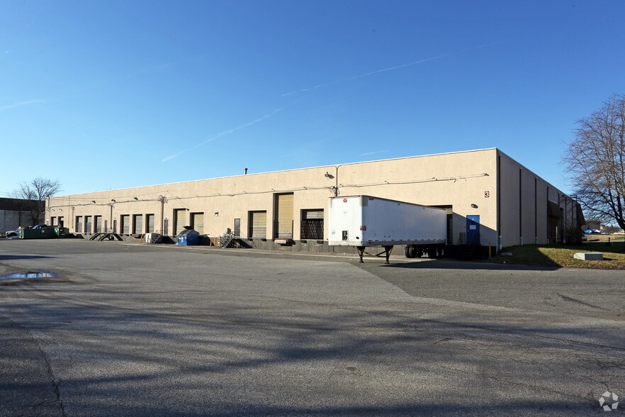 More Photos Of 700 Carpenters Crossing, Folcroft Distribution For Lease
