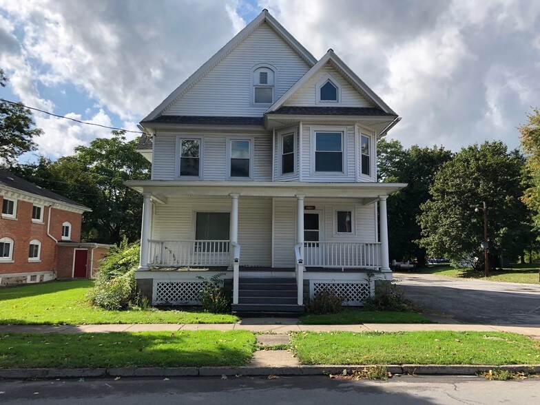 More Photos Of 109 Church St, Palmyra Religious Facility For Sale