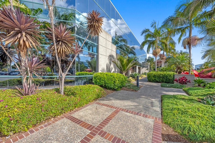 More Photos Of 5962 La Place Ct, Carlsbad Unknown For Lease