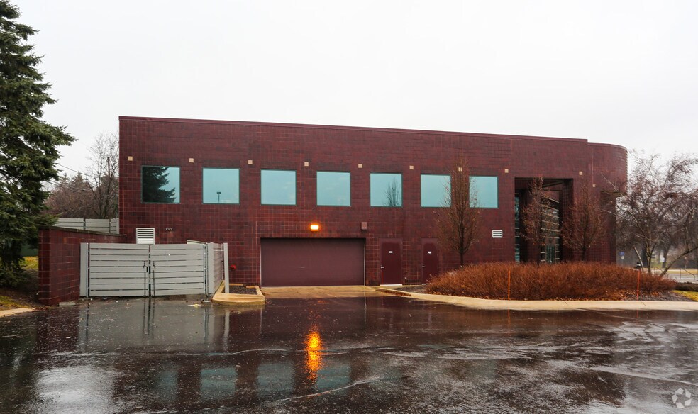 More Photos Of 7777 W Blue Mound Rd, Milwaukee Office For Lease
