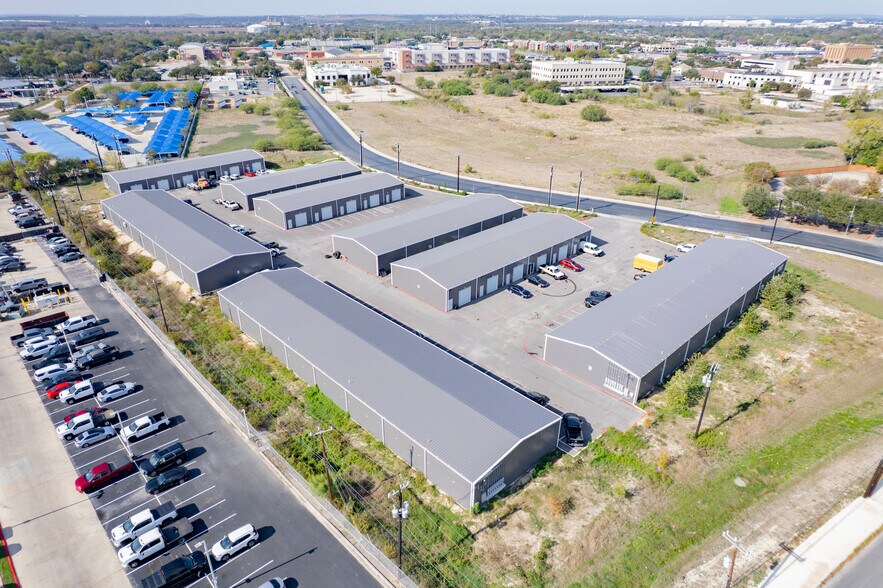 More Photos Of 2203 Cascade Pky, San Antonio Unknown For Lease