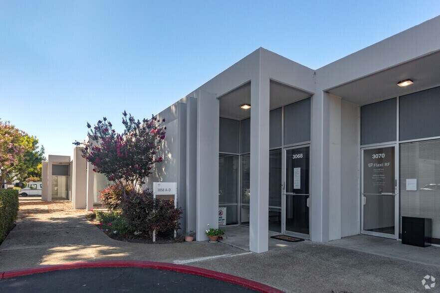 More Photos Of 2910-2960 Scott Blvd, Santa Clara Light Distribution For Lease