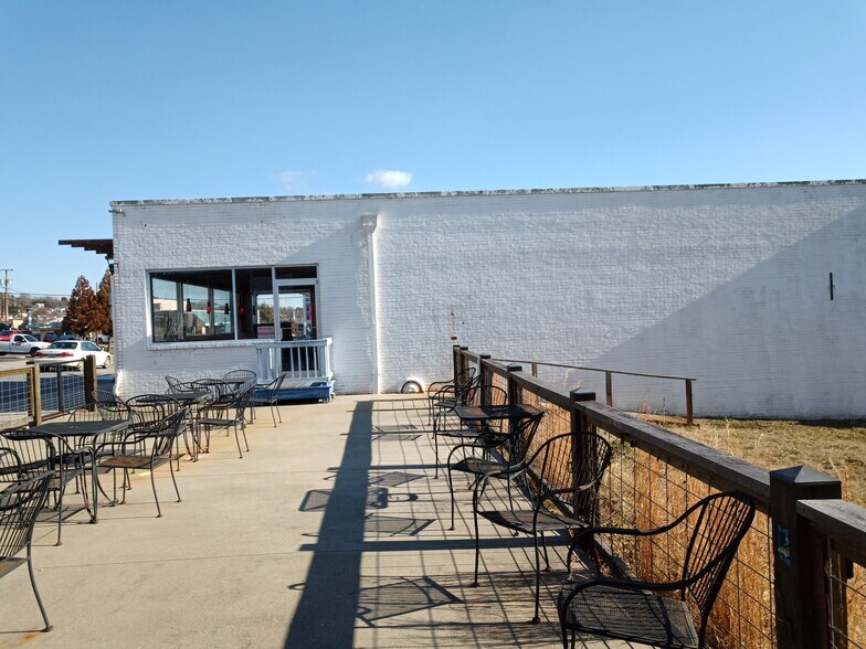 More Photos Of 525 Main St, Altavista Restaurant For Sale