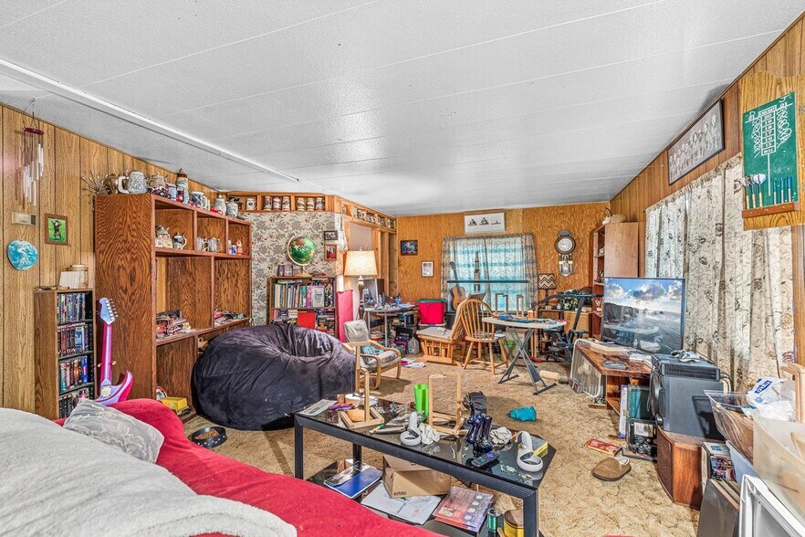 More Photos Of 18097 Redwood Hwy, Selma Restaurant For Sale