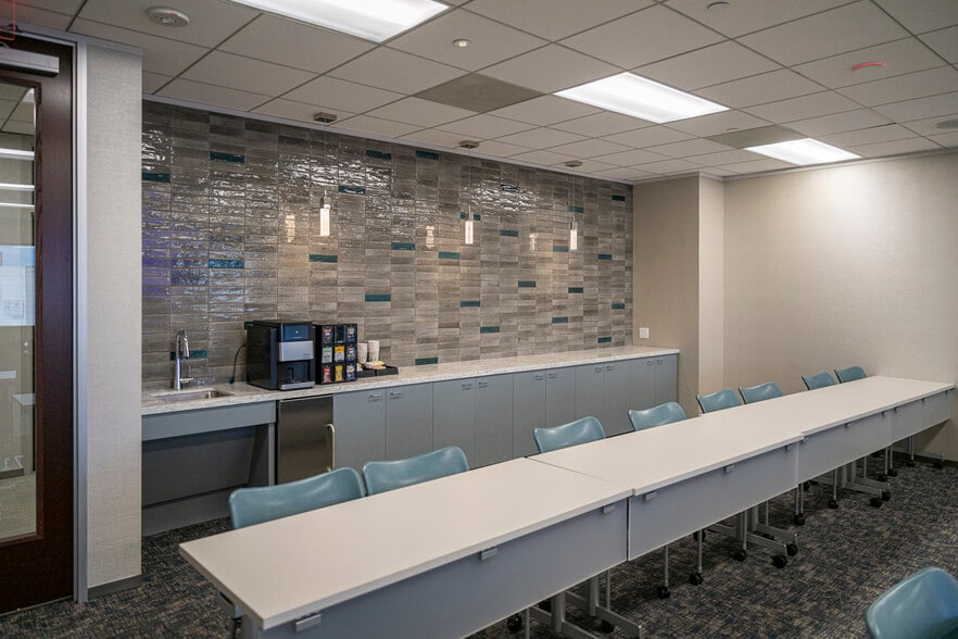 More Photos Of 4265 San Felipe St, Houston Office For Lease