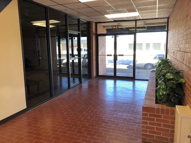 More Photos Of 312 E Illinois Ave, Midland Office For Lease
