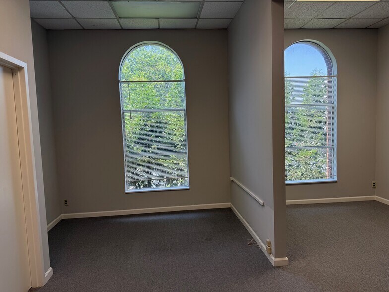 More Photos Of 66 Broad St, Stamford Office For Lease