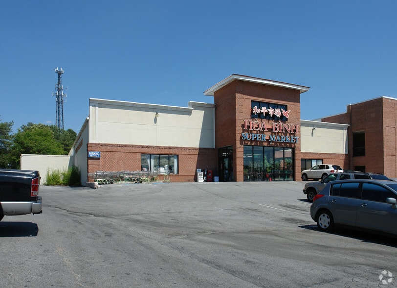 Primary Photo Of 4897 Buford Hwy, Atlanta Supermarket For Lease