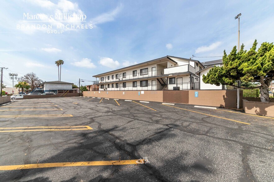 More Photos Of 13543-13545 Hawthorne Blvd, Hawthorne Loft Creative Space For Sale