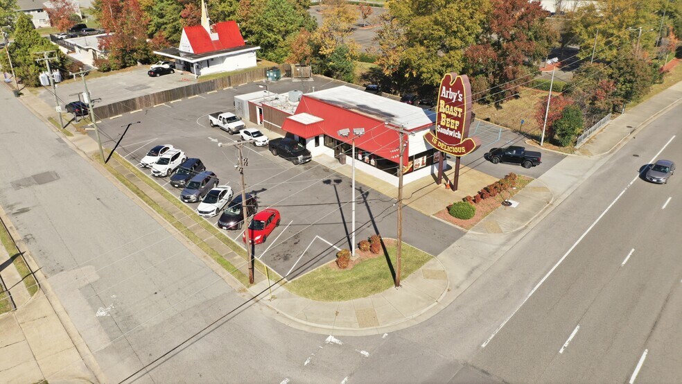 More Photos Of 3200 W Mercury Blvd, Hampton Fast Food For Sale