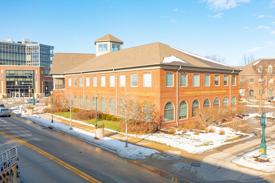 More Photos Of 501 12th Ave, Coralville Office For Sale