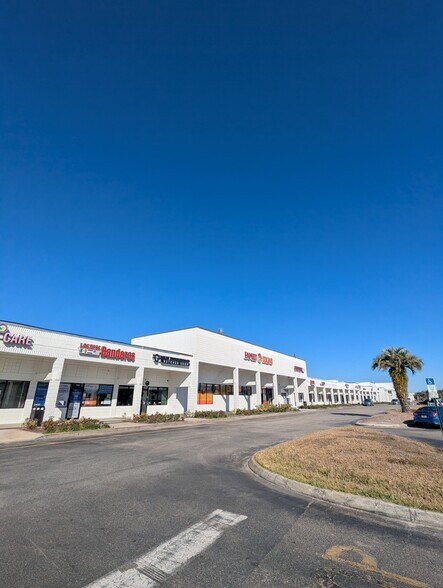 More Photos Of 11212-11376 S Orange Blossom Trl, Orlando Unknown For Lease