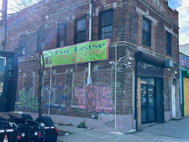 More Photos Of 1318 Oakpoint Ave, Bronx Distribution For Lease
