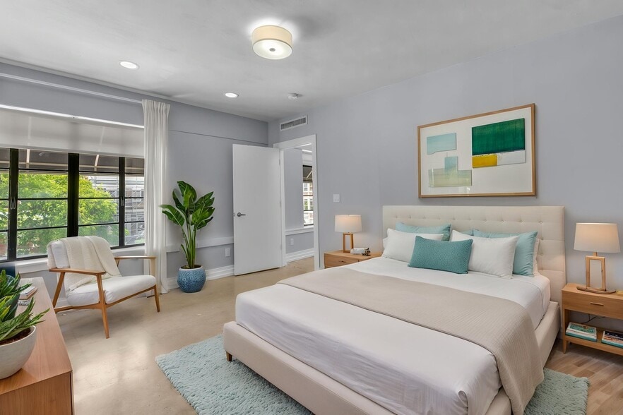 More Photos Of 211 W Freemason St, Norfolk Office Residential For Sale