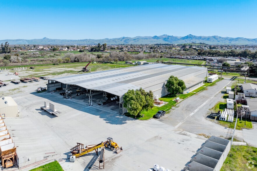 Primary Photo Of 2310 San Juan Rd, Hollister Manufacturing For Lease