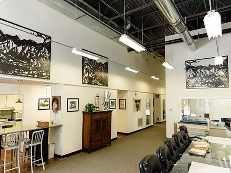More Photos Of 385 S Pierce Ave, Louisville Manufacturing For Lease
