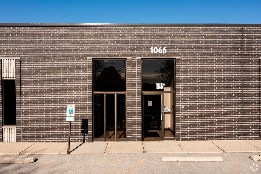 More Photos Of 1026-1100 National Pky, Schaumburg Unknown For Lease