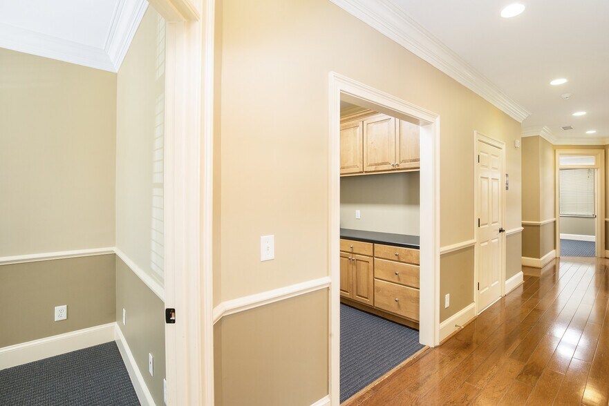 More Photos Of 3535 Roswell Rd, Marietta Office Residential For Lease