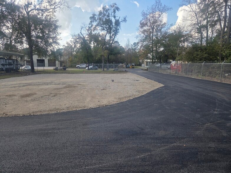 More Photos Of 33302 Sweetgum Ln, Magnolia Warehouse For Sale