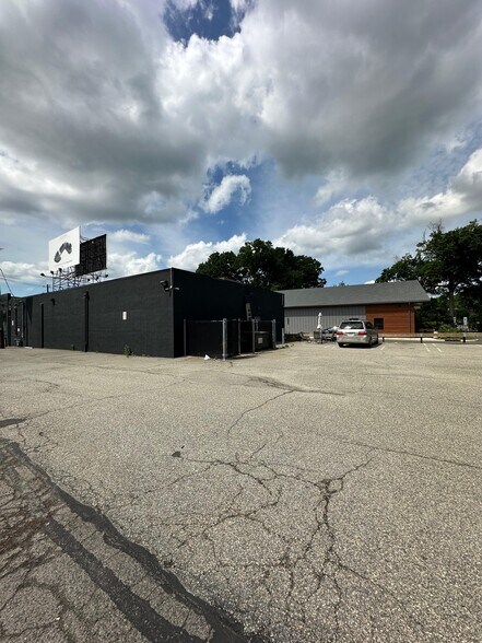 More Photos Of 68 Route 17, Paramus Freestanding For Lease