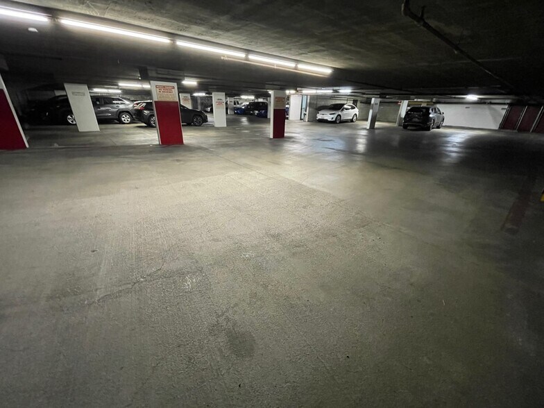 More Photos Of 20631 Ventura Blvd, Woodland Hills Office For Lease