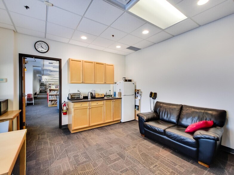 More Photos Of 540 Plains Rd E, Burlington Apartments For Sale