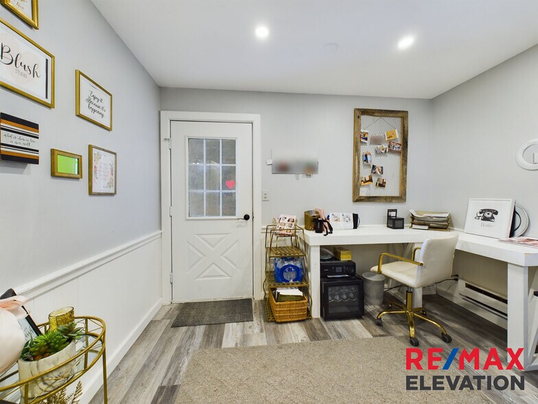 More Photos Of 915 W Fetterman St, Buffalo Office For Sale