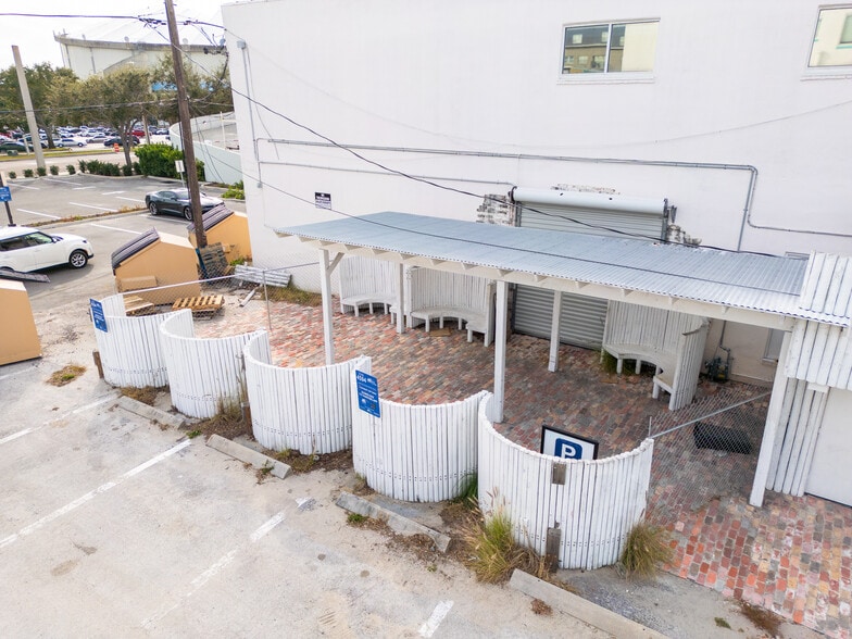More Photos Of 1122 Central Ave, Saint Petersburg General Retail For Lease