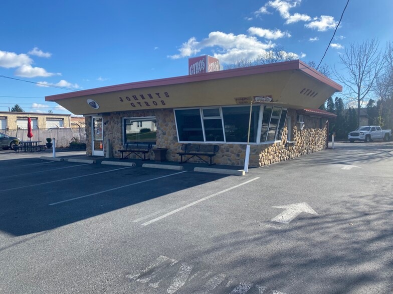 Primary Photo Of 2722 Easton Ave, Bethlehem Restaurant For Sale