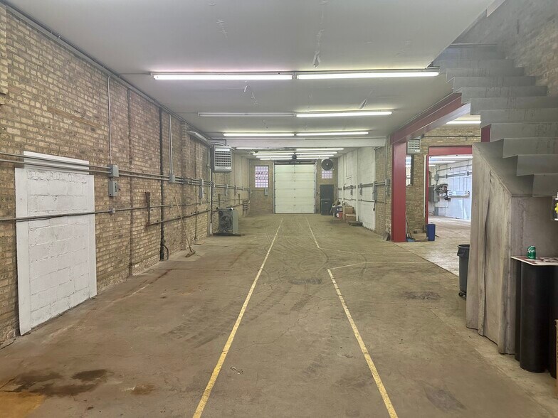 More Photos Of , Chicago Unknown For Sale