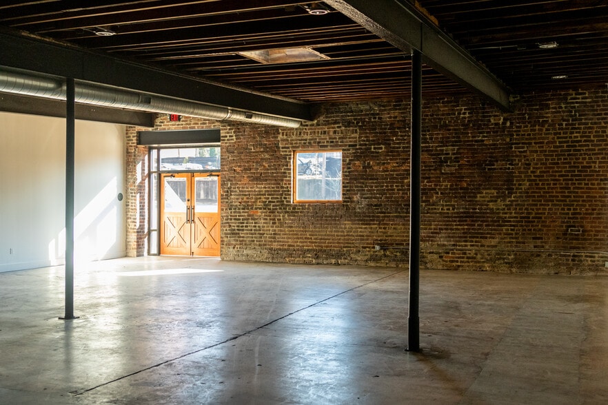 More Photos Of 416 3rd St, Petersburg Loft Creative Space For Lease