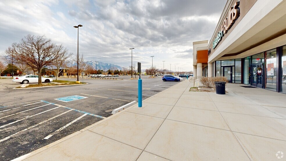 More Photos Of 7000 S Redwood Rd, West Jordan Unknown For Lease