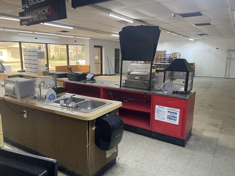 More Photos Of 2 E Main St, Canisteo Convenience Store For Sale