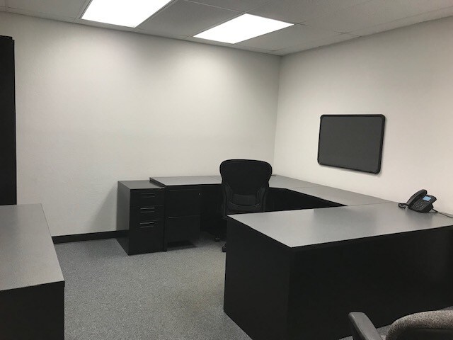 More Photos Of 502 County Road 640 E, Mulberry Office For Sale