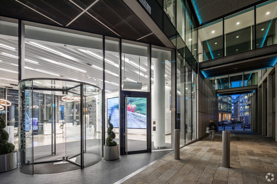 More Photos Of 1 Wood St, London Office For Lease