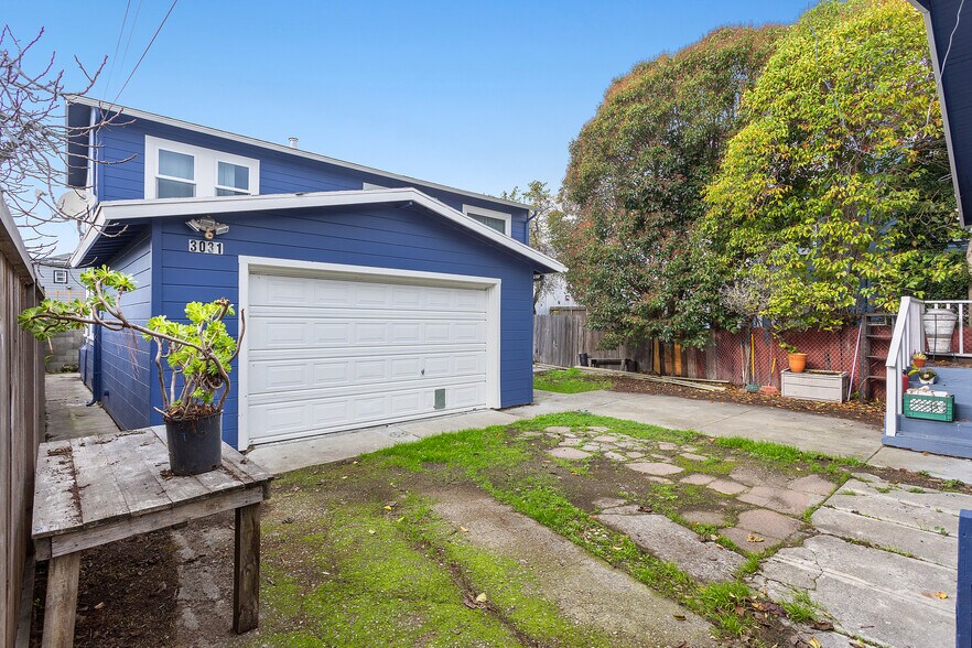 More Photos Of 3031 Chestnut St, Oakland Multifamily For Sale
