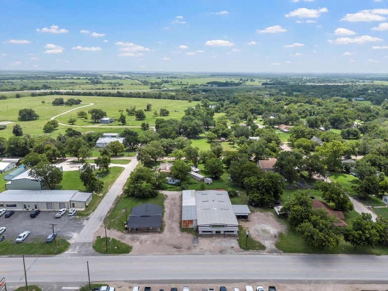 More Photos Of 604 NE 4th St, Hubbard Auto Repair For Sale