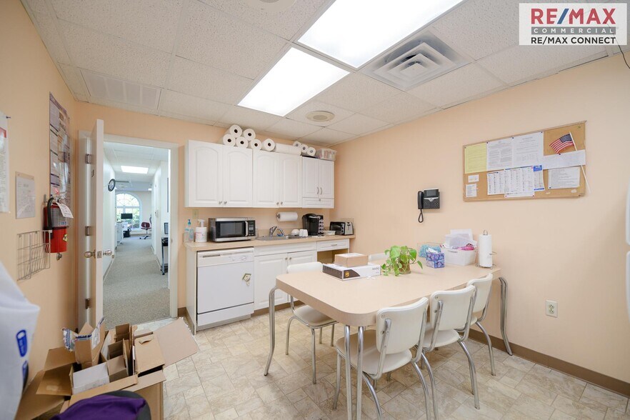 More Photos Of 401 Oyster Point Rd, Newport News Medical For Sale