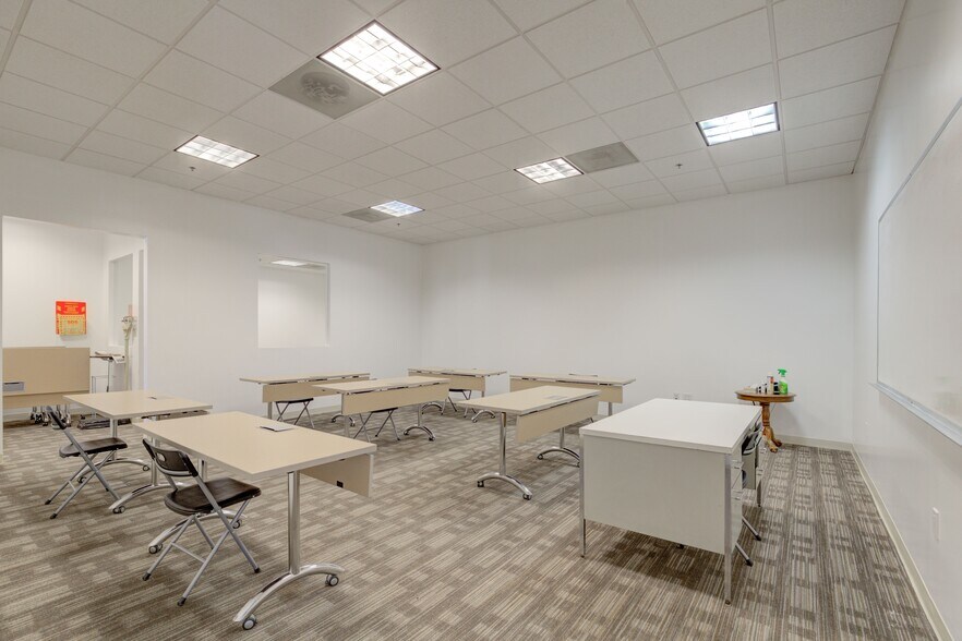 More Photos Of 3440 W Carson St, Torrance Loft Creative Space For Sale