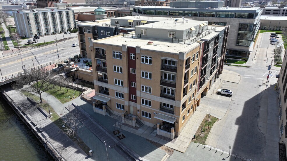 More Photos Of 401 N Washington St, Green Bay Apartments For Sale