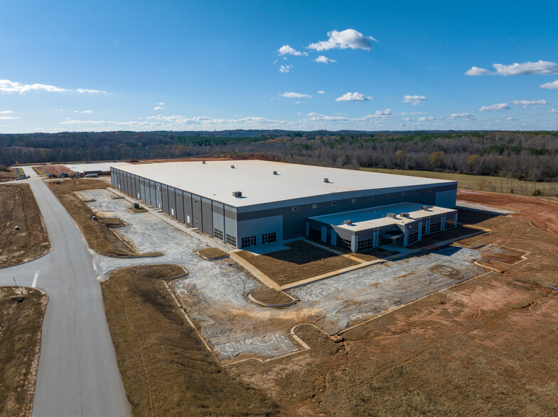 Primary Photo Of 401 Oconee Business Pky, Westminster Manufacturing For Sale