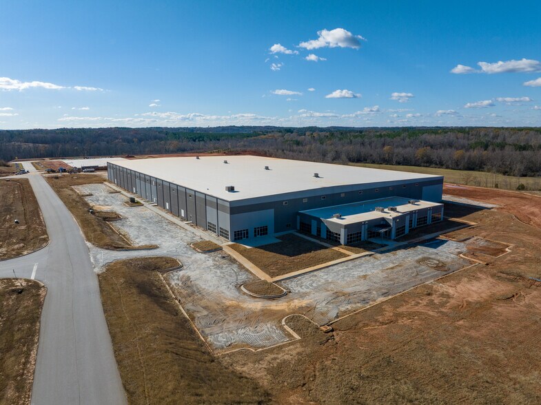 Primary Photo Of 444 Oconee Business Pky, Westminster Manufacturing For Sale