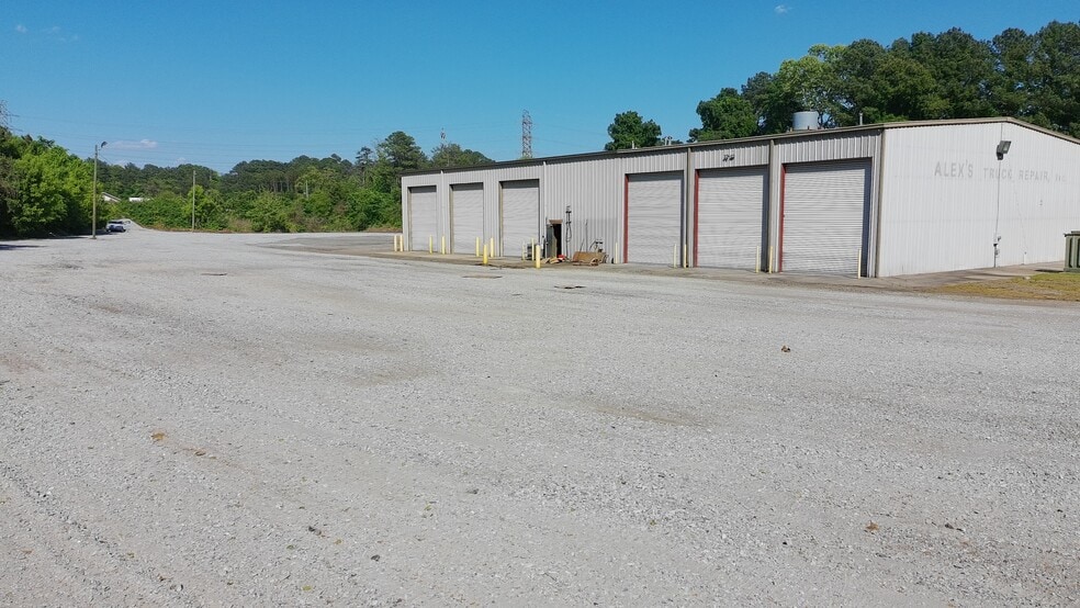 More Photos Of 4490 Bowman Industrial Ct, Conley Service For Lease
