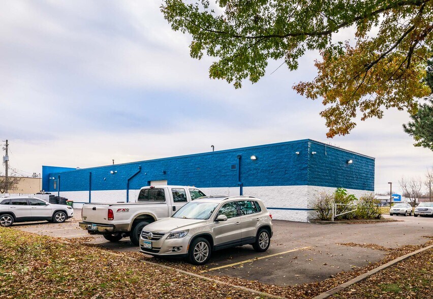 More Photos Of 8443 University Ave NE, Spring Lake Park Auto Repair For Sale