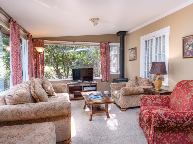 More Photos Of 86 Lily Pad Ln, Flat Rock Hotel For Sale