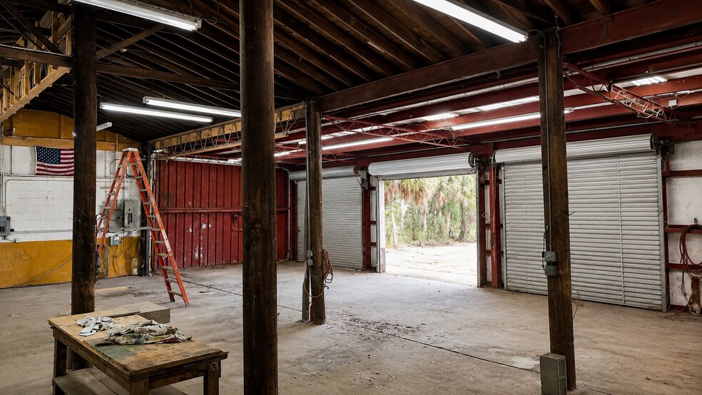 More Photos Of 5114-5116 Stepp Ave, Jacksonville Warehouse For Sale
