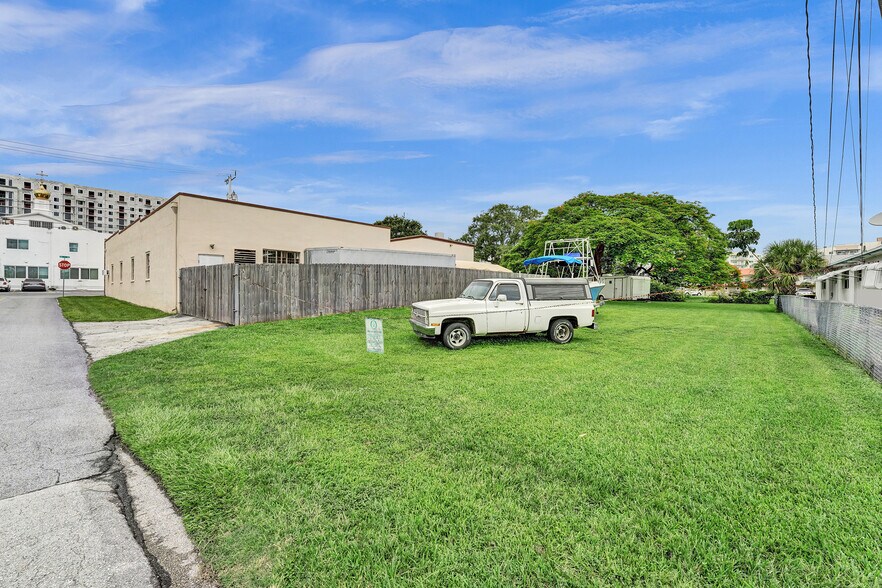 More Photos Of 121 SE 1st Ave, Dania Beach Auto Repair For Lease