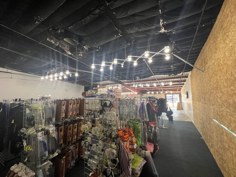 More Photos Of 8516 E 41st St S, Tulsa Freestanding For Sale