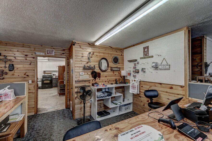 More Photos Of 1116 N 5th St, Custer Trailer Camper Park For Sale