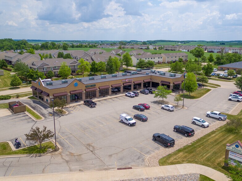 More Photos Of 5761 C St SW, Cedar Rapids General Retail For Lease